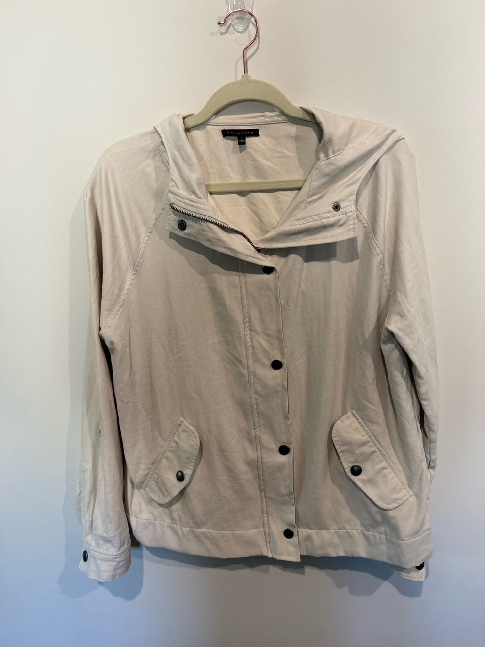 Staccato Size large Women’s lightweight light tan spring jacket with pockets